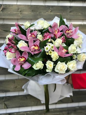 Букет цветов из: Розы и Хризантемы в Колодкино