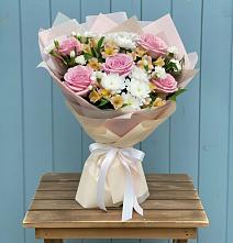 Букет цветов из:  Гвоздики, Орхидеи и Розы в Колодкино