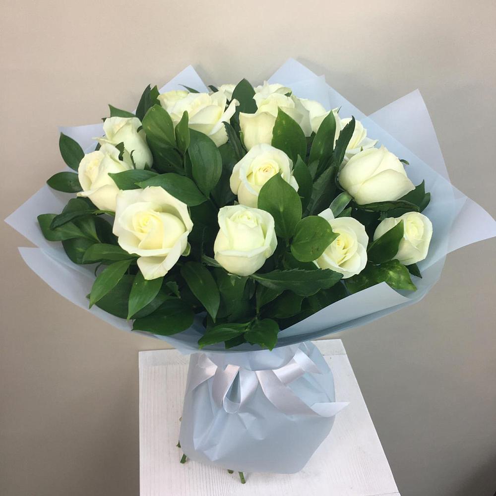 Букет 15 Белых роз Проуд в Колодкино