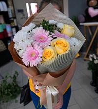 Букет цветов из:  Герберы, Розы и Хризантемы в Колодкино