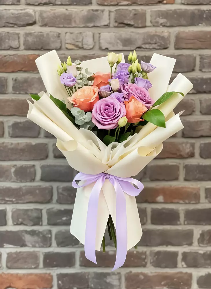 Букет цветов из: Лизиантусы и Розы в Колодкино