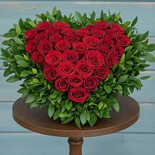 Цветочная композиция из Розы в виде сердца в Колодкино