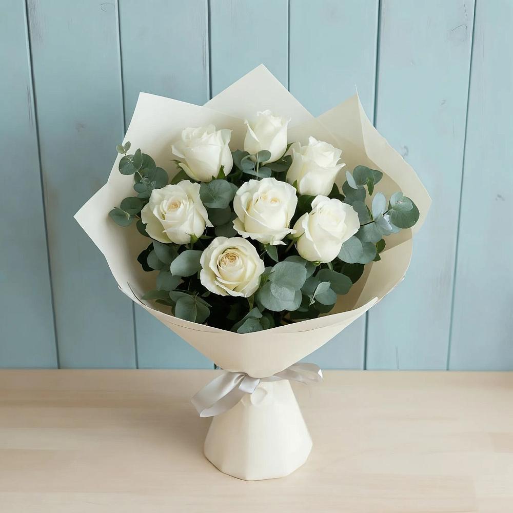 Букет Белые розы в Эвкалипте в Колодкино