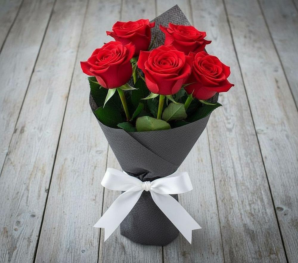 Букет 5 Красных роз Эдлесс Лав в Колодкино