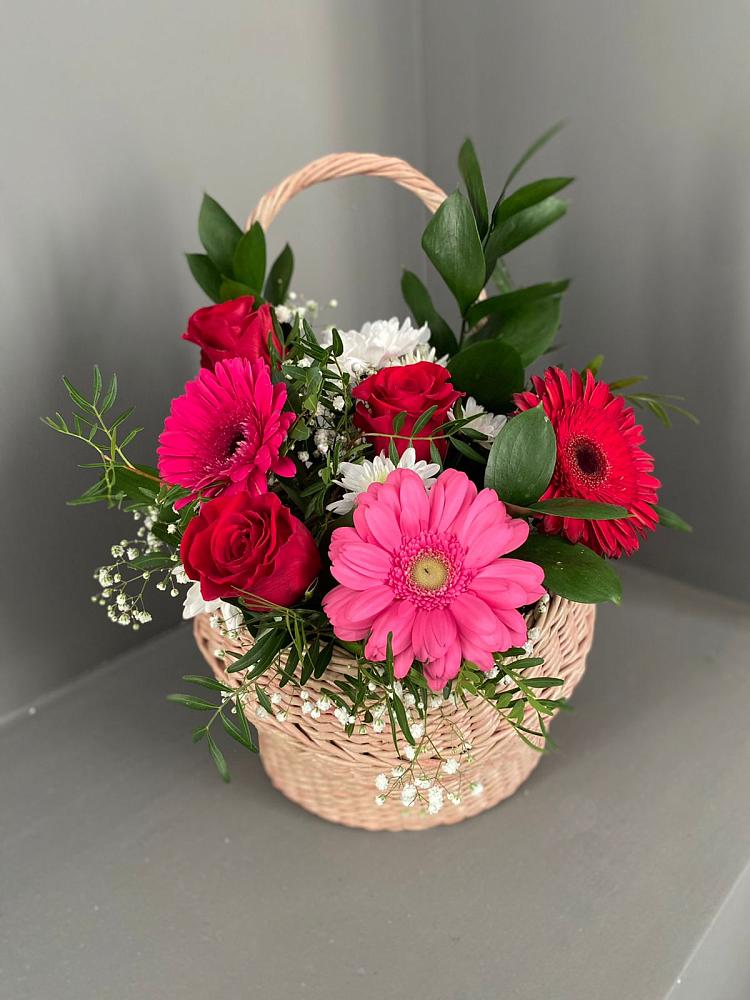 Цветочная композиция из Розы, Хризантемы и Герберы в корзине в Колодкино