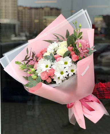 Букет цветов из: Розы, Лизиантусы и Хризантемы в Колодкино