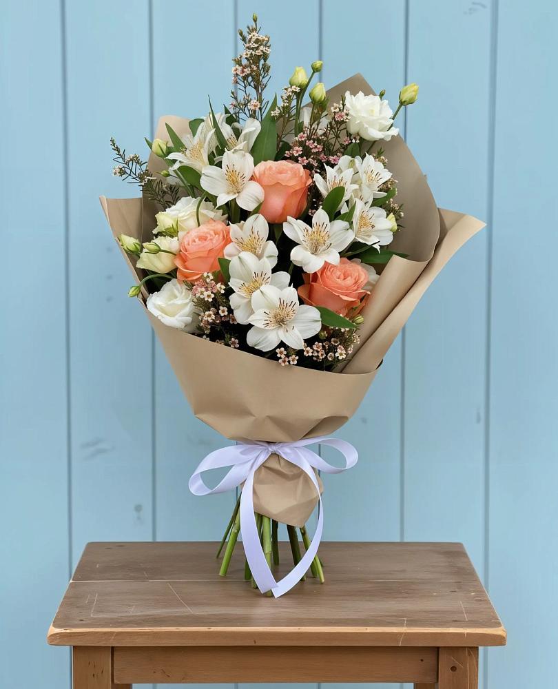 Букет цветов из: Альстромерии, Лизиантусы, Розы и Хризантемы в Колодкино